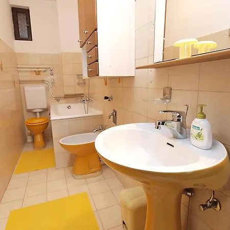 Damir 864 Apartment *